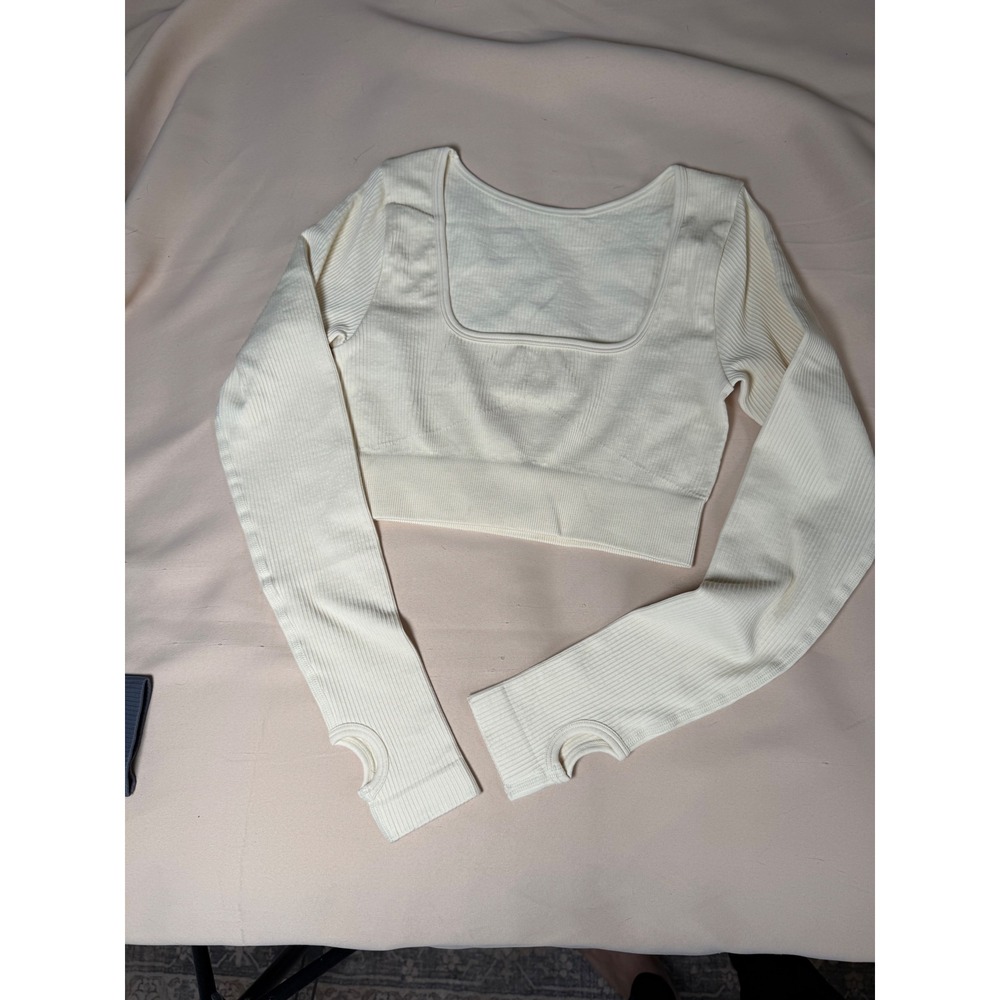 OQQ Women Ribbed Long Sleeve Crop Top Cream Square Neck Thumbhole Athletic Small